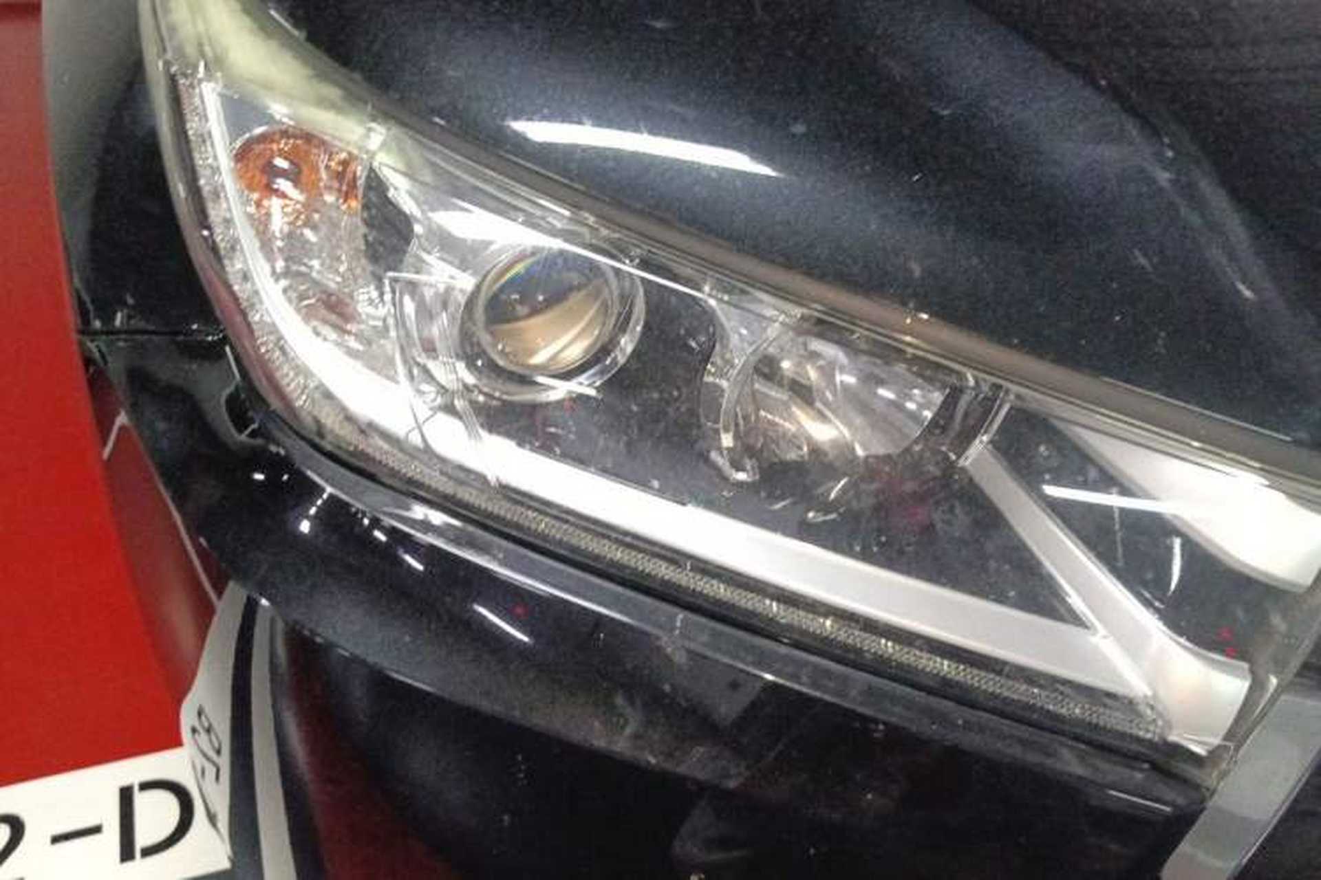 Used Toyota Highlander 2018 2.0T Four-Wheel Drive Prestige Version 7 Seats China V Emission Standard Right Front Headlight