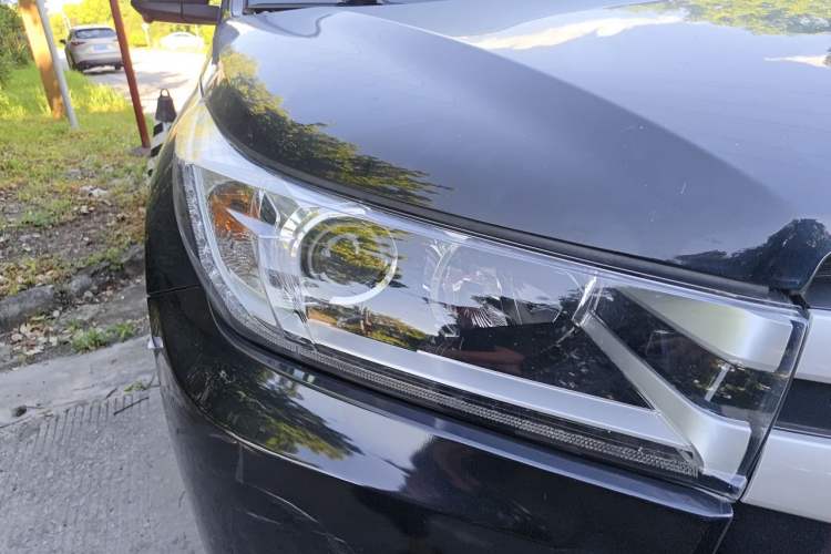 Used Toyota Highlander 2018 2.0T Two-Wheel Drive Elite Version 5 Seats China VI Standard Right Front Headlight
