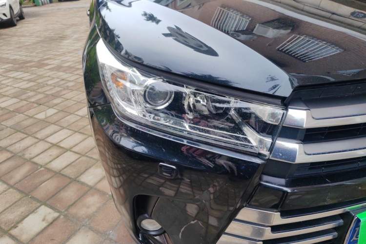 Used Toyota Highlander 2018 2.0T Four-Wheel Drive Supreme Edition 7-Seater China VI Right Front Headlight