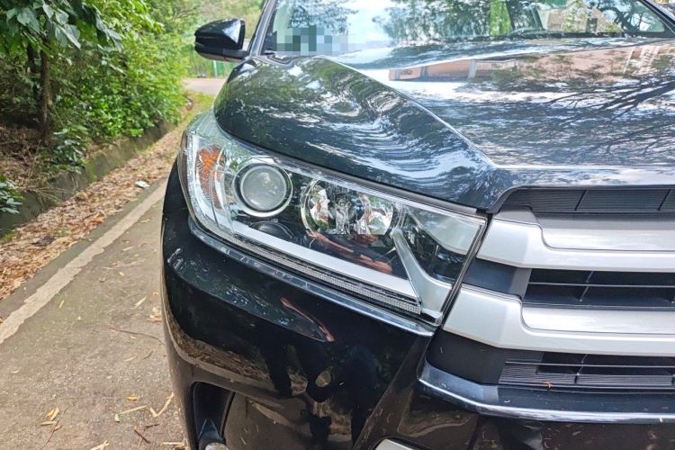 Used Toyota Highlander 2018 2.0T Four-Wheel Drive Luxury Version 7 Seats China VI Standard Right Front Headlight