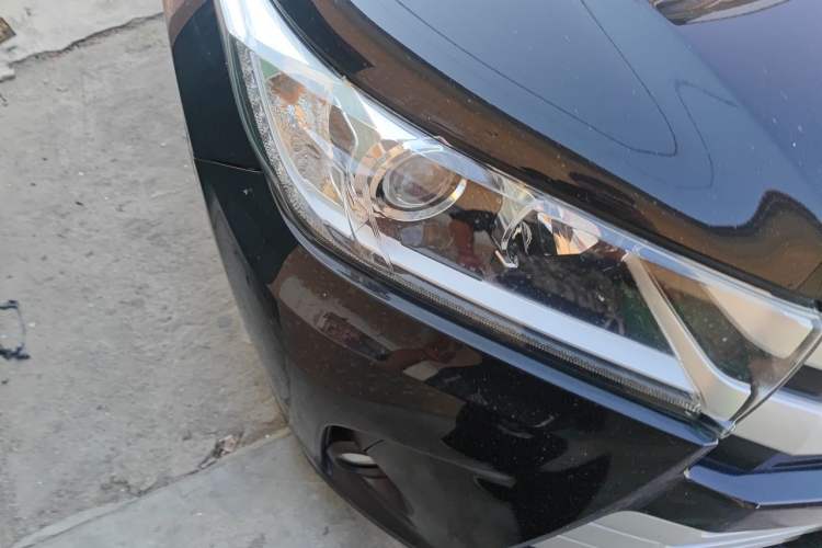 Used Toyota Highlander 2018 2.0T Two-Wheel Drive Elite Edition 5 Seats Emission Standard China V Right Front Headlight
