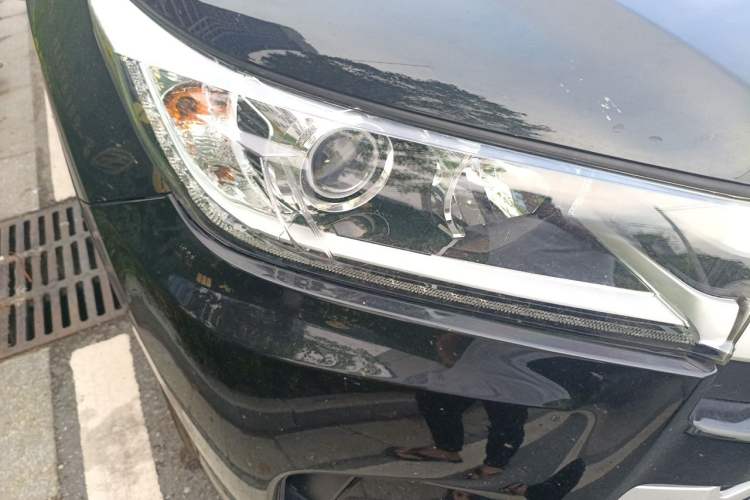 Used Toyota Highlander 2018 2.0T Two-Wheel Drive Elite Edition 7 Seats China VI Standard Right Front Headlight
