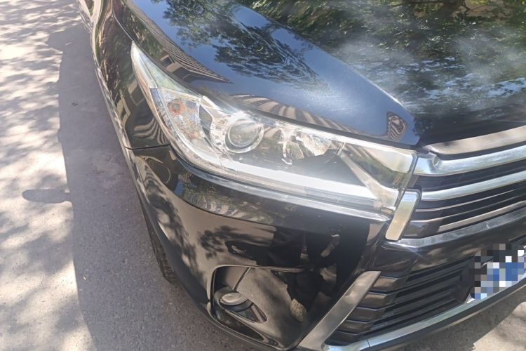 Used Toyota Highlander 2018 2.0T Four-Wheel Drive Prestige Version 7 Seats China VI Standard Right Front Headlight