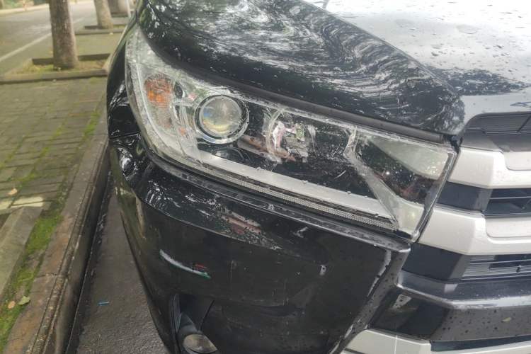 Used Toyota Highlander 2018 2.0T Four-Wheel Drive Luxury Version 7 Seats China VI Standard Right Front Headlight