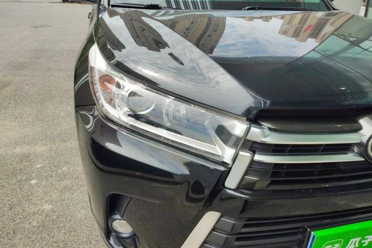 Used Toyota Highlander 2018 2.0T Four-Wheel Drive Prestige Version 7 Seats China VI Standard Right Front Headlight
