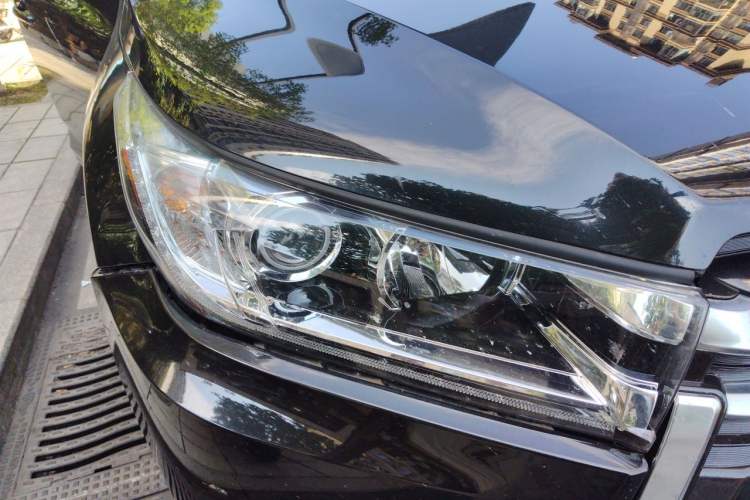 Used Toyota Highlander 2018 2.0T Four-Wheel Drive Prestige Version 7 Seats China VI Standard Right Front Headlight