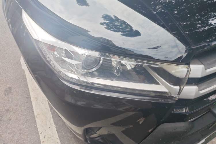 Used Toyota Highlander 2018 2.0T Four-Wheel Drive Luxury Version 7 Seats China VI Standard Right Front Headlight