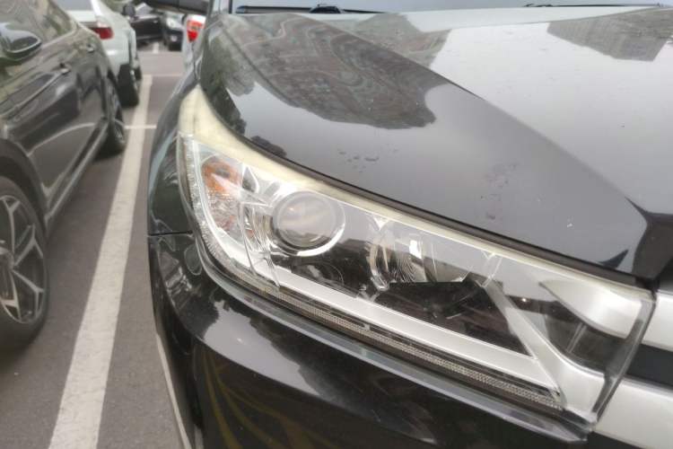 Used Toyota Highlander 2018 2.0T Four-Wheel Drive Luxury Edition 7 Seats China V Emission Standard Right Front Headlight