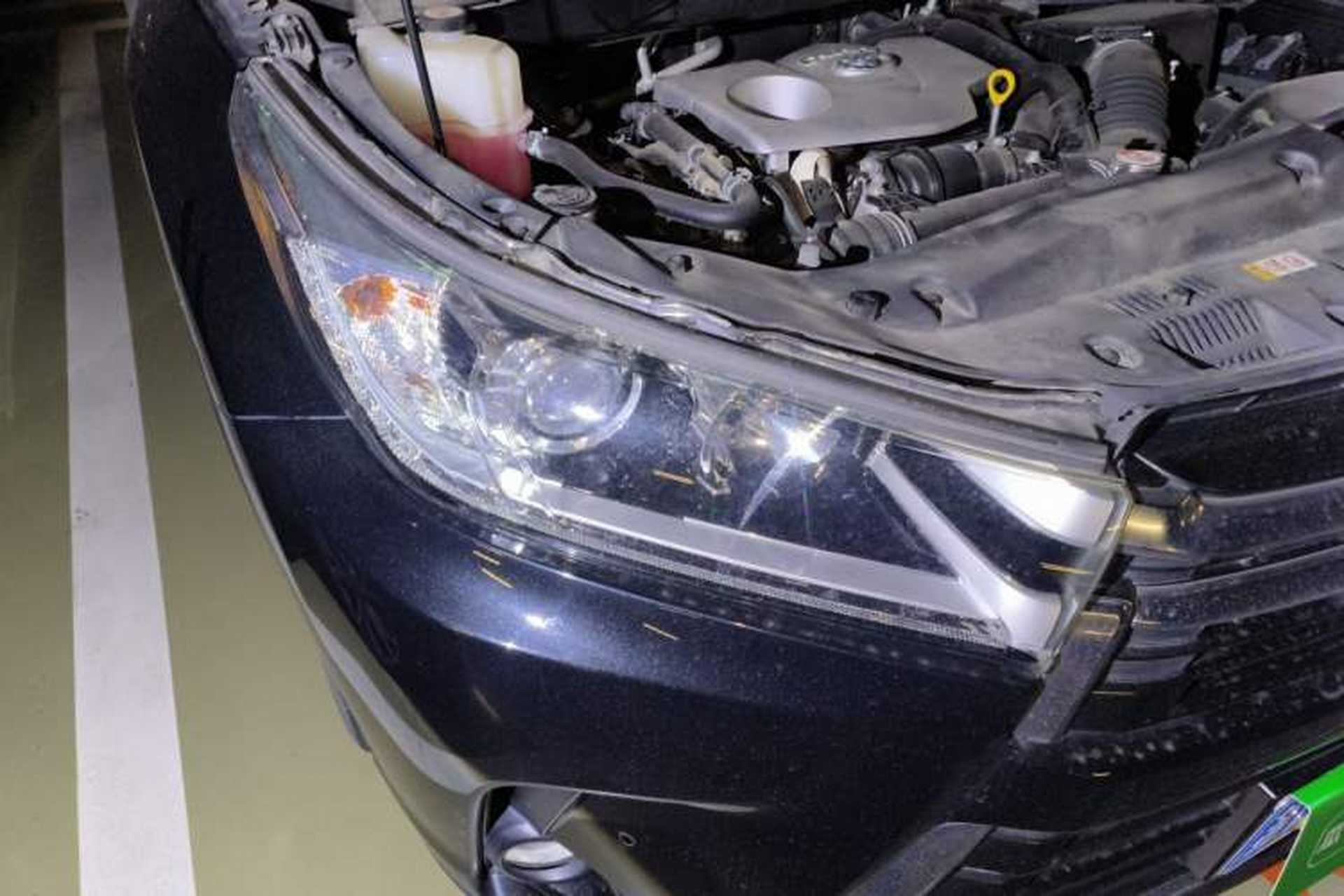 Used Toyota Highlander 2018 2.0T Four-Wheel Drive Prestige Version 7 Seats China VI Standard Right Front Headlight
