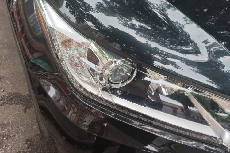 Used Toyota Highlander 2018 2.0T Two-Wheel Drive Elite Version 5 Seats China VI Standard Right Front Headlight