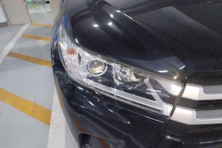 Used Toyota Highlander 2018 2.0T Four-Wheel Drive Luxury Version 7 Seats China VI Standard Right Front Headlight