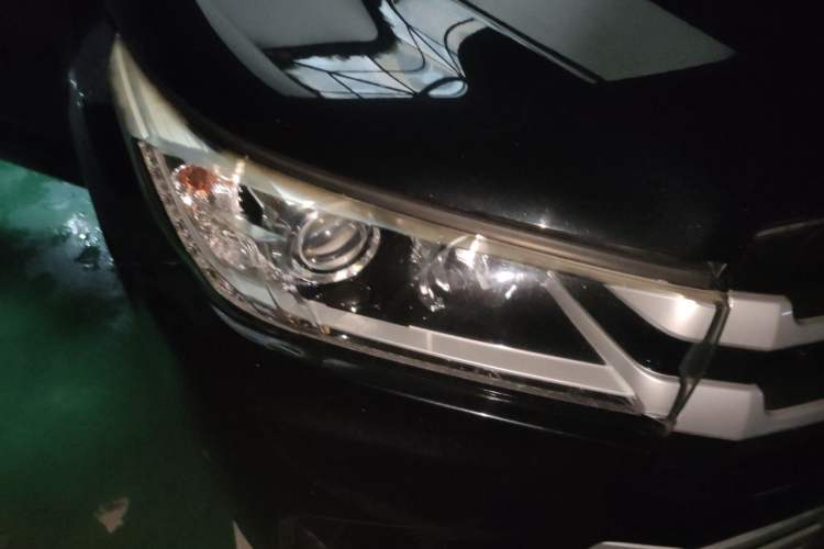 Used Toyota Highlander 2018 2.0T Four-Wheel Drive Elite Edition 7 Seats China VI Standard Right Front Headlight