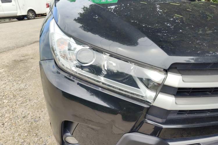 Used Toyota Highlander 2018 2.0T Four-Wheel Drive Luxury Version 7 Seats China VI Standard Right Front Headlight