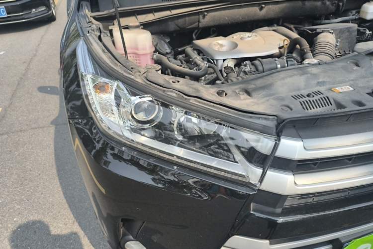 Used Toyota Highlander 2018 2.0T Four-Wheel Drive Luxury Version 7 Seats China VI Standard Right Front Headlight