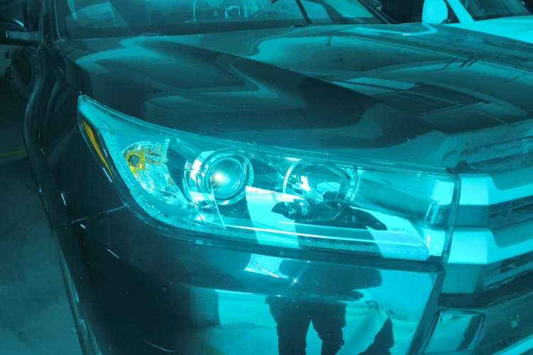 Used Toyota Highlander 2018 2.0T Two-Wheel Drive Elite Version 5 Seats China VI Standard Right Front Headlight
