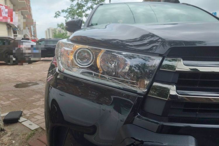Used Toyota Highlander 2018 2.0T Four-Wheel Drive Knight Edition 7 Seats China VI Standard Right Front Headlight