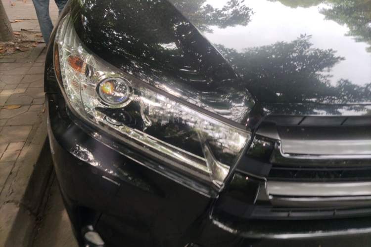 Used Toyota Highlander 2018 2.0T Four-Wheel Drive Ultimate Edition 7-Seater Emission Standard China V Right Front Headlight