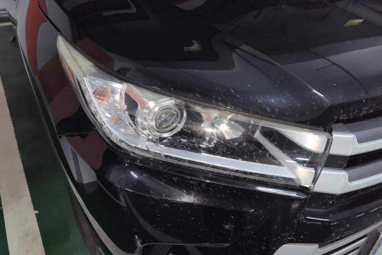 Used Toyota Highlander 2018 2.0T Two-Wheel Drive Elite Version 5 Seats China VI Standard Right Front Headlight