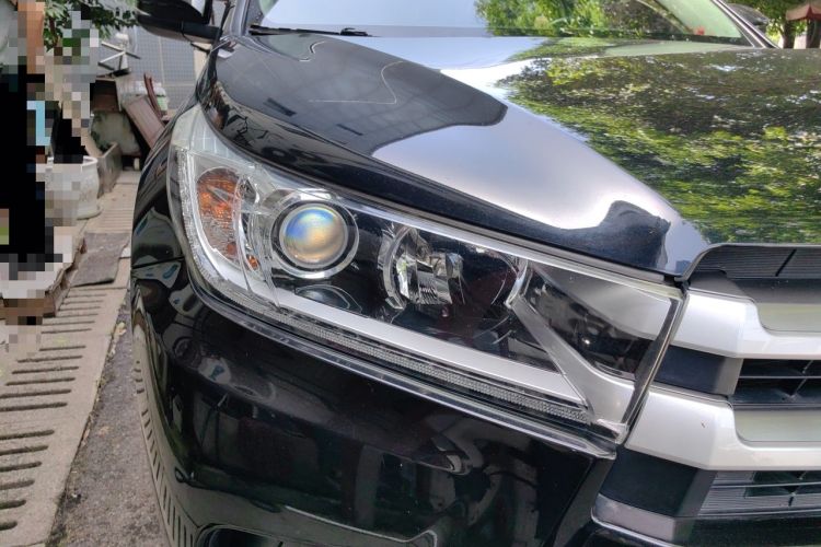 Used Toyota Highlander 2018 2.0T Four-Wheel Drive Luxury Version 7 Seats China VI Standard Right Front Headlight