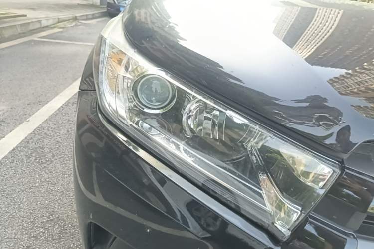 Used Toyota Highlander 2018 2.0T Four-Wheel Drive Elite Edition 7 Seats China V Standard Right Front Headlight
