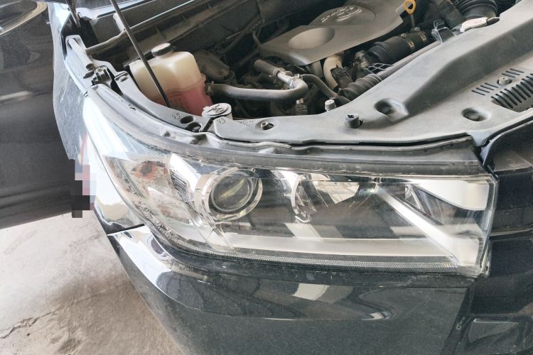 Used Toyota Highlander 2018 2.0T Four-Wheel Drive Luxury Version 7 Seats China VI Standard Right Front Headlight