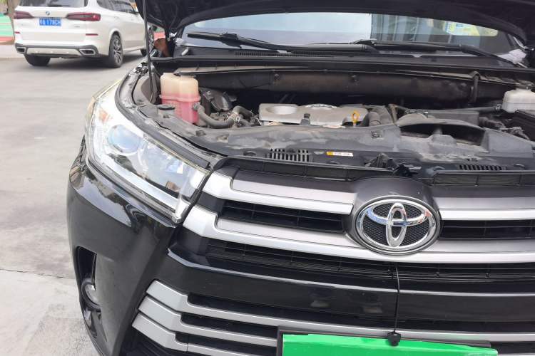 Used Toyota Highlander 2018 2.0T Four-Wheel Drive Elite Edition 7 Seats China VI Standard Right Front Headlight