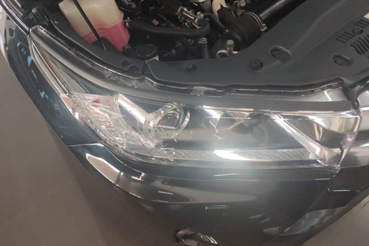 Used Toyota Highlander 2018 2.0T Four-Wheel Drive Supreme Edition 7-Seater China VI Right Front Headlight