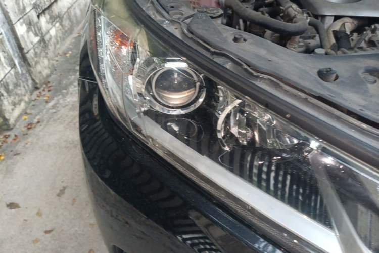 Used Toyota Highlander 2018 2.0T Four-Wheel Drive Elite Edition 7 Seats China VI Standard Right Front Headlight