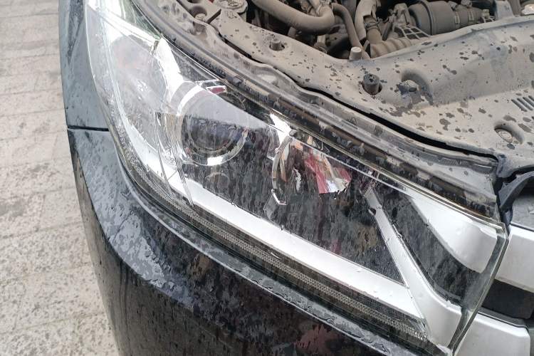 Used Toyota Highlander 2018 2.0T Four-Wheel Drive Luxury Edition 7 Seats China V Emission Standard Right Front Headlight