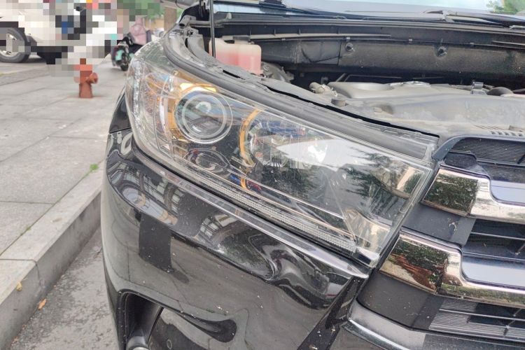 Used Toyota Highlander 2018 2.0T Four-Wheel Drive Knight Edition 7 Seats China VI Standard Right Front Headlight
