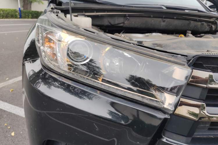 Used Toyota Highlander 2018 2.0T Four-Wheel Drive Knight Edition 7 Seats China VI Standard Right Front Headlight