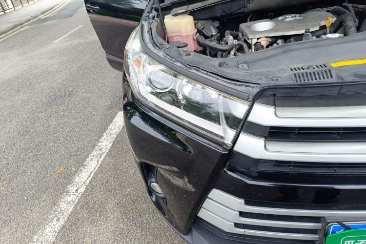 Used Toyota Highlander 2018 2.0T Two-Wheel Drive Elite Edition 7 Seats Emission Standard China V Right Front Headlight