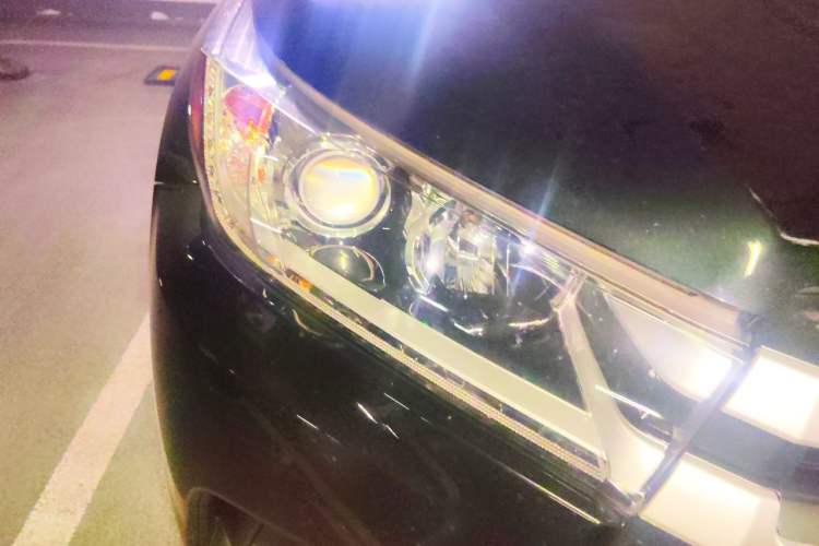 Used Toyota Highlander 2018 2.0T Four-Wheel Drive Luxury Version 7 Seats China VI Standard Right Front Headlight