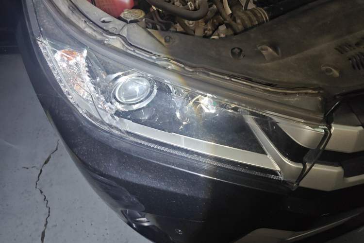Used Toyota Highlander 2018 2.0T Two-Wheel Drive Elite Version 5 Seats China VI Standard Right Front Headlight