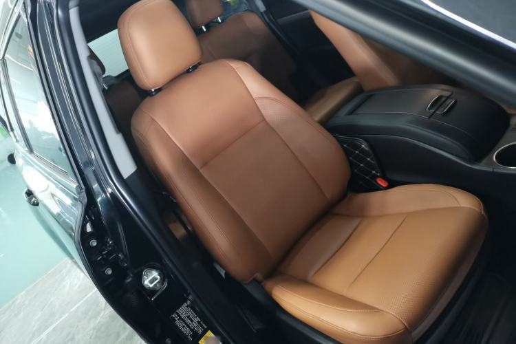 Used Toyota Highlander 2018 2.0T Four-Wheel Drive Knight Edition 7 Seats China VI Standard Right Front Seat