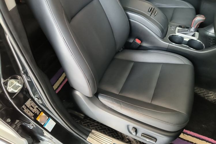 Used Toyota Highlander 2018 2.0T Four-Wheel Drive Luxury Edition 7 Seats China V Emission Standard Right Front Seat