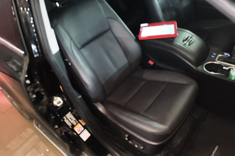 Used Toyota Highlander 2018 2.0T Four-Wheel Drive Luxury Version 7 Seats China VI Standard Right Front Seat