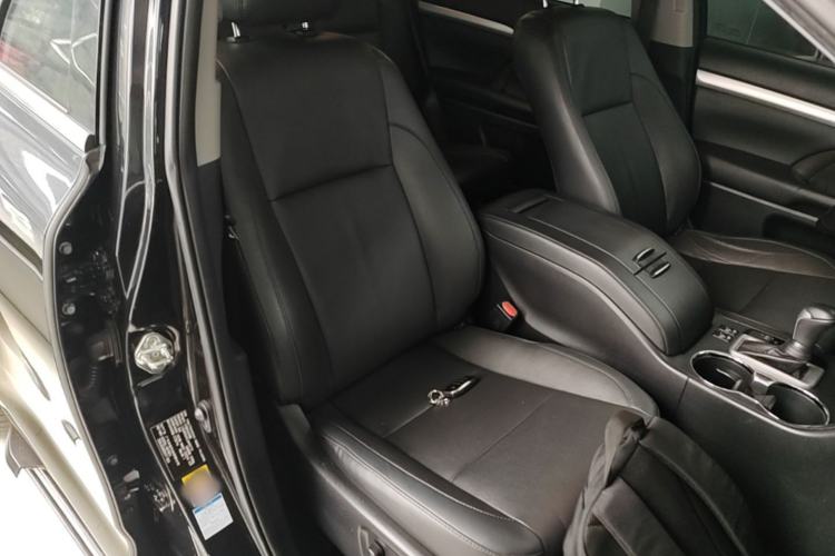 Used Toyota Highlander 2018 2.0T Four-Wheel Drive Prestige Version 7 Seats China VI Standard Right Front Seat