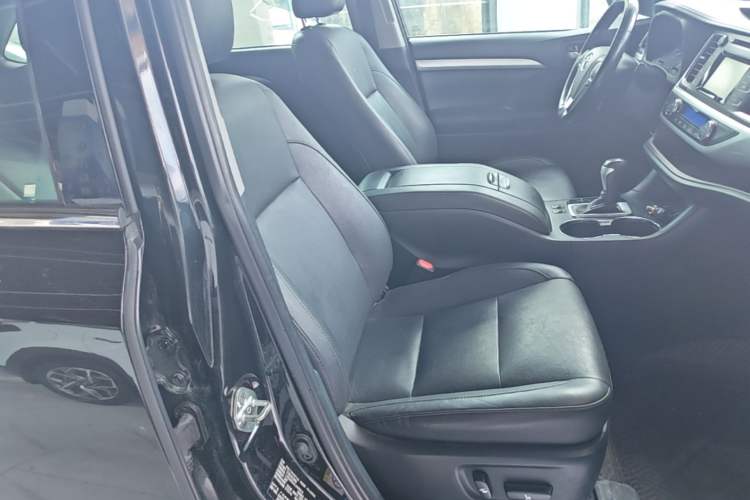 Used Toyota Highlander 2018 2.0T Four-Wheel Drive Luxury Version 7 Seats China VI Standard Right Front Seat