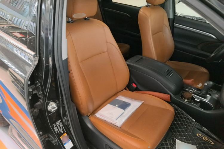 Used Toyota Highlander 2018 2.0T Four-Wheel Drive Knight Edition 7 Seats China VI Standard Right Front Seat