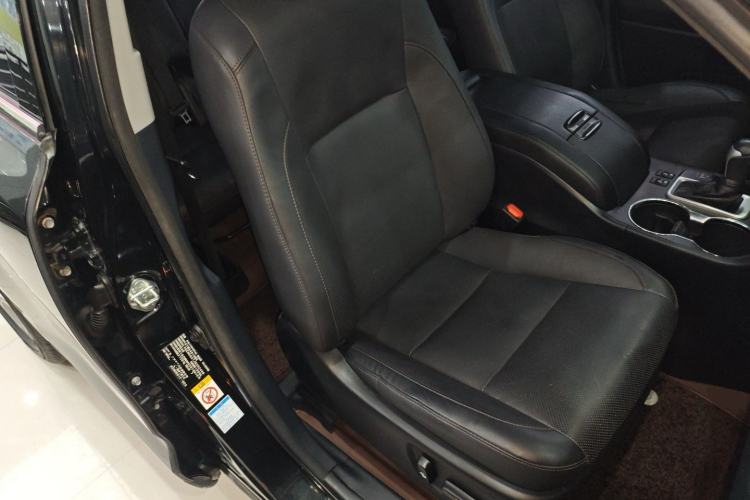 Used Toyota Highlander 2018 2.0T Four-Wheel Drive Prestige Version 7 Seats China V Emission Standard Right Front Seat