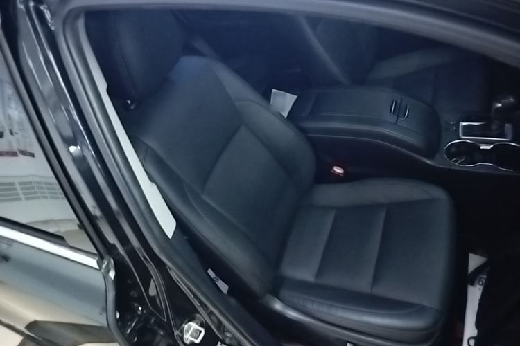 Used Toyota Highlander 2018 2.0T Four-Wheel Drive Luxury Version 7 Seats China VI Standard Right Front Seat