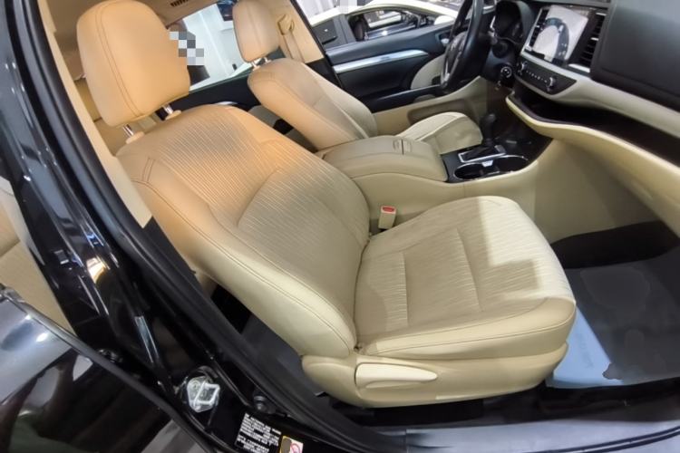 Used Toyota Highlander 2018 2.0T Two-Wheel Drive Elite Edition 7 Seats China VI Standard Right Front Seat