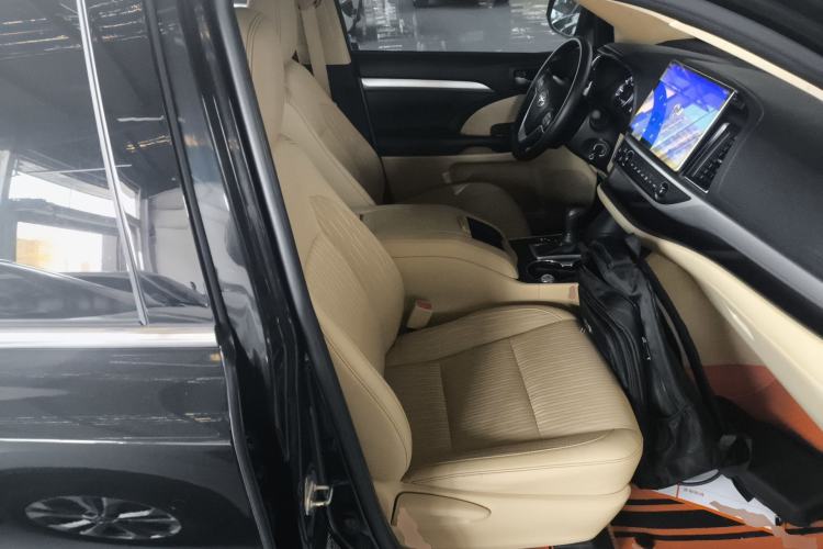 Used Toyota Highlander 2018 2.0T Four-Wheel Drive Elite Edition 7 Seats China VI Standard Right Front Seat