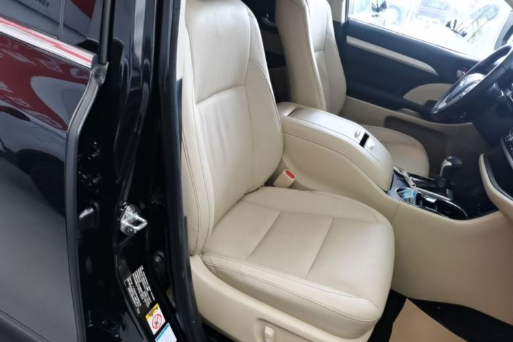 Used Toyota Highlander 2018 2.0T Four-Wheel Drive Prestige Version 7 Seats China VI Standard Right Front Seat