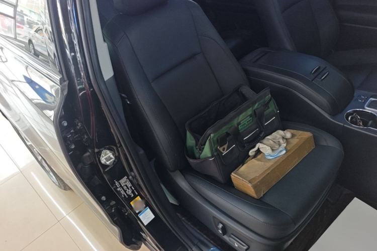 Used Toyota Highlander 2018 2.0T Four-Wheel Drive Luxury Version 7 Seats China VI Standard Right Front Seat