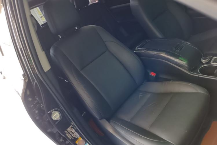 Used Toyota Highlander 2018 2.0T Four-Wheel Drive Luxury Version 7 Seats China VI Standard Right Front Seat