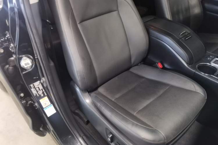 Used Toyota Highlander 2018 2.0T Four-Wheel Drive Luxury Version 7 Seats China VI Standard Right Front Seat