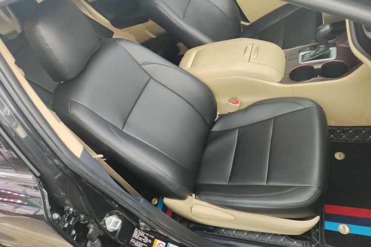 Used Toyota Highlander 2018 2.0T Four-Wheel Drive Elite Edition 7 Seats China VI Standard Right Front Seat