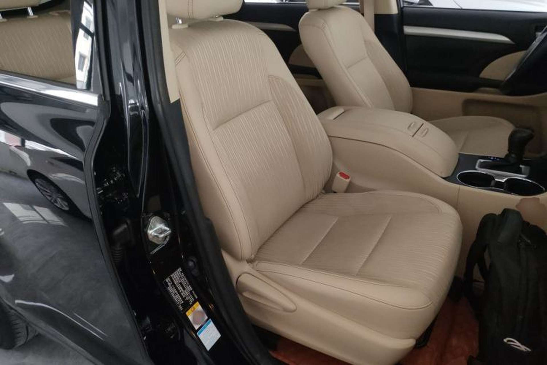 Used Toyota Highlander 2018 2.0T Four-Wheel Drive Elite Edition 7 Seats China V Standard Right Front Seat